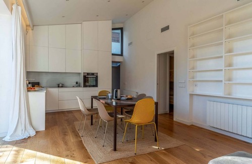 Castelldefels Apartment | Bright house with private pool and garden located in the beautiful beach area of ​Castelldefels. Perfect place for families with children or adults who want to spend some relaxing time together under the Mediterranean sun.This property is located in