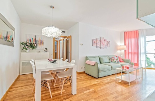 Ripollet Apartment | Cálido apartamento con piscina en Barcelona.