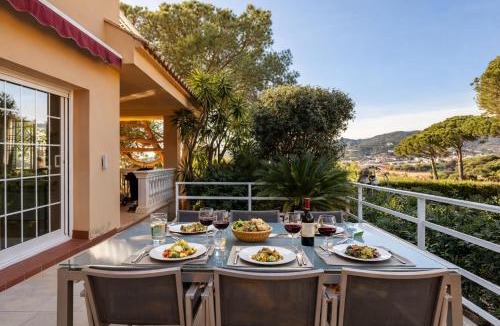 Cabrils Apartment | Cabril's Hills - Stunning Villa with Pool & Sea Views
