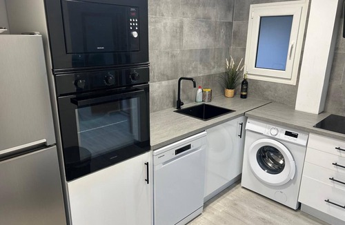 Ripoll Apartment | Cal Botey Apartment with Mountain Views, Wi-Fi, and Air Conditioning