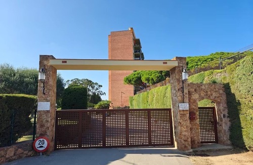 Calella de Palafrugell Apartment | Calella de Palafrugell Sea View Apt | Pool Terrace - Tennis
