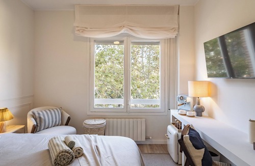 La Maternitat i Sant Ramon Condo | Camp Nou Stadium