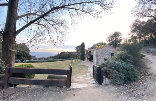 Sant Feliu de Buixalleu Cottage | Can Mananna: A 20th-Century Rural Gem in the Heart of Montseny