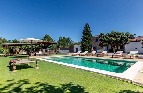 Sant Joan de Labritja House | CAN PERE Authentic country house with a pool, just 6 km from the nearest beach