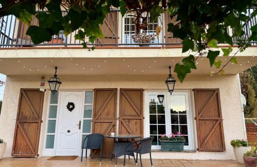 Collbato House | Casa Annie