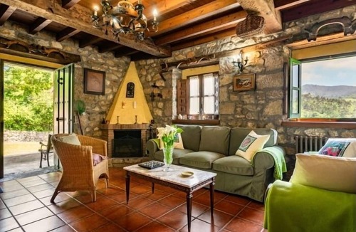 Ribadesella House | Casa Begoña - country house with mountain views near Ribadesella