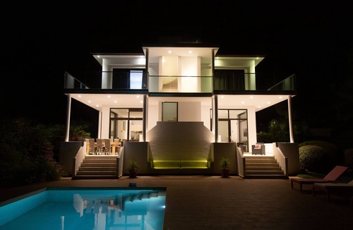 Cala de Bou Villa | Casa Bonita Outstanding Luxury Villa in IBIZA,walk to all amenities & Beach