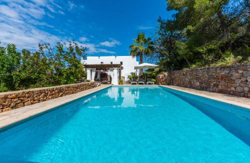 Santa Eulalia del Rio Villa | Casa de campo con piscina - relax en Ibiza