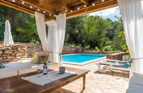 Santa Eulalia del Rio Villa | Casa de campo con piscina - relax en Ibiza