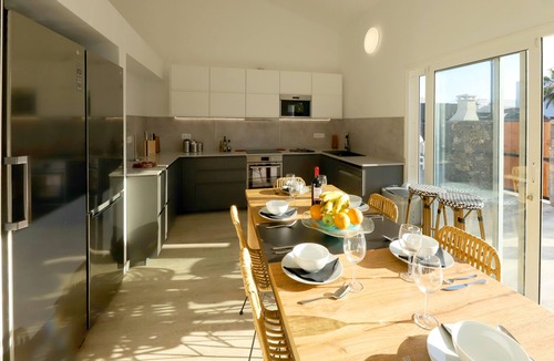 Los Mojones Villa | Casa El Cielo 3 bedrooms, 3 baths sleep 8 people.free A/C, Electric heated pool
