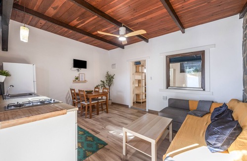 El Palmar Apartment | Casa Oasis with Private Garden in El Palmar, 5 Minutes from the Beach
