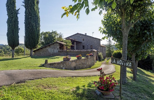 Gironella Villa | Casa Romira - Authentic villa w/mountain views, pool, BBQ & large garden