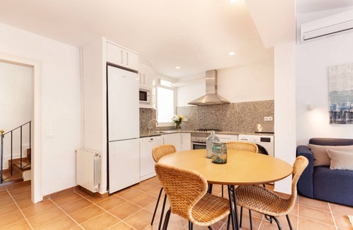 Vilassar de Mar Apartment | Casa Rosari I - Garden & Private Parking