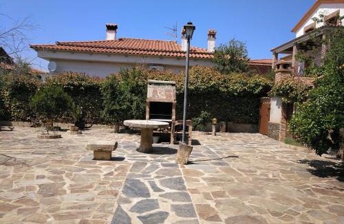 Torrejon El Rubio House | Casa Rural Peña Falcón en Monfragüe hasta 15 personas