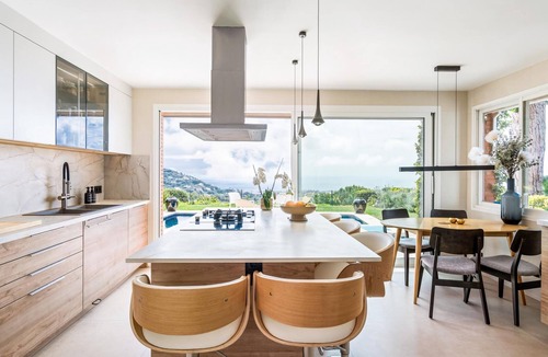 Cabrils Villa | Casa Zen Pool and Views