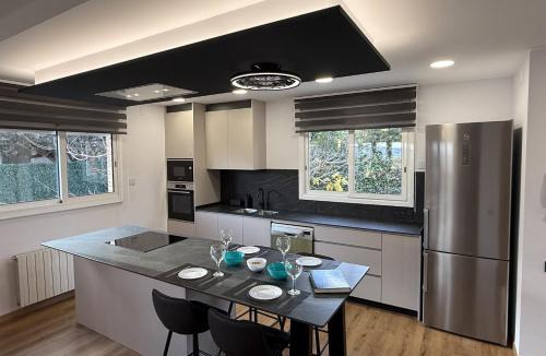 Can Vinyals Villa | Catalunya Casas Pool, garden and games room near Barcelona!