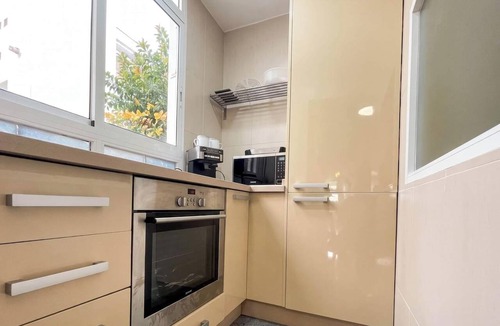 Ciudad Jardin Apartment | Centrally located urban apartment with terrace