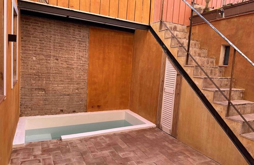 Collblanc y La Torrassa Apartment | Charming Apartment With Patio & Pool