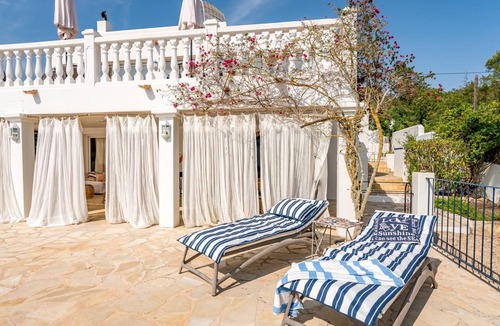Sant Antoni de Portmany House | Charming holiday home 'Can Paradís' with sea views, Wi-Fi and a/c in Ibiza