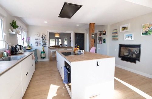 Llinars del Valles Villa | Charming pool villa near Barcelona - Walk to shops
