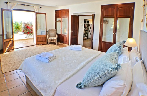 Ibiza Town Villa | Charming rural house in ES Cubells, with views of the countryside and sea