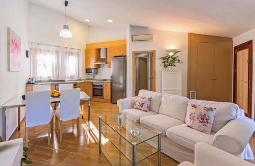 Crestatx Villa | Charming Villa in Tranquil Residential Area