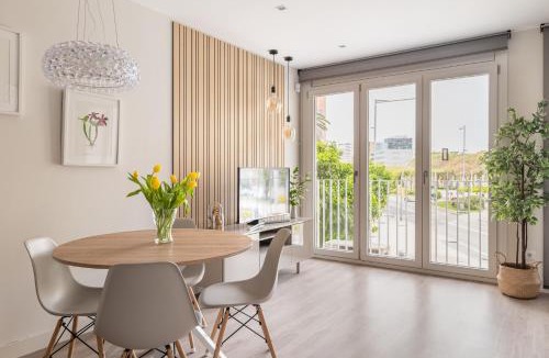 El Port Apartment | Chic Aparment Barcelona near Plaza España