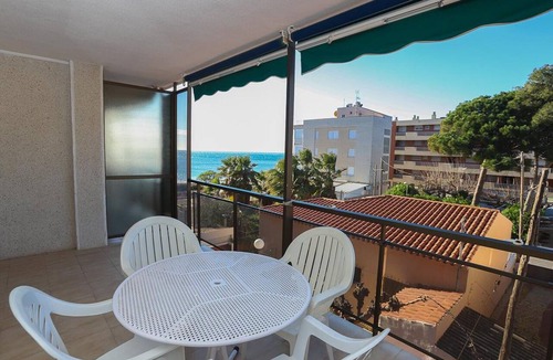 Vilafortuny Apartment | Chic Apartment in Cambrils, Terrace & Mediterranean Comfort
