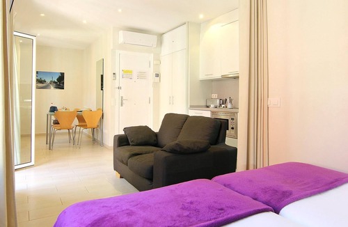 Barceloneta Apartment | CLASSBEDROOM BARCELONA BEACH 1