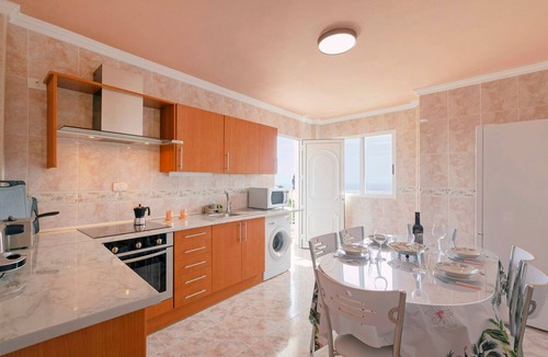 Guimar Villa | Clemente House, Private Pool – Sea Views, Private Terrace, and Wi-Fi