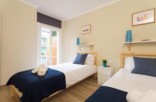 Collblanc y La Torrassa Apartment | Contemporary Apartment Near Camp Nou and Fira Barcelona