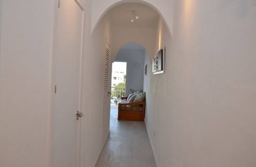 Es Pujols Apartment | Copacabana12: Bright apartment in the centre di Es-Pujols