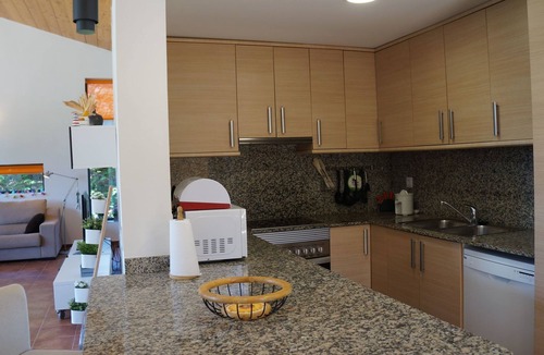 Albons House | Costabravaforrent Gavarres, für 6 Personen mit Gemeinschaftspool by Interhome