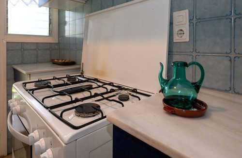 Arenys de Mar Apartment | Cosy apartment for 5 people with pool, WIFI, TV and balcony