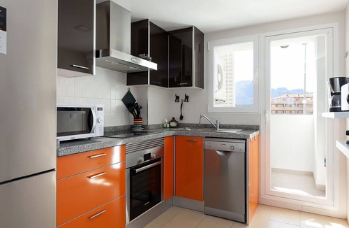 Les Deveses Apartment | Cosy apartment for 6 guests with pool, A/C, WIFI, TV and terrace
