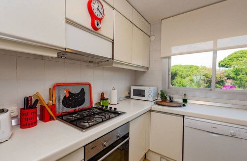 Sant Andreu de Llavaneres Apartment | Cosy apartment for 6 people with pool, WIFI, TV and balcony