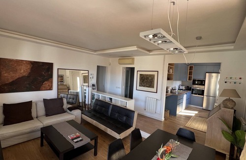Vallcarca i els Penitents Apartment | Cosy sunny house 2bedroom-2bathroom, terrace & panoramic views, near Park Güell