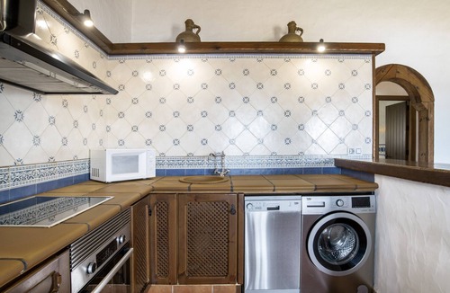 Conil de la Frontera Cottage | Cottage 'Casa La Gitanilla 1' with Private Pool, Private Terrace and Wi-Fi