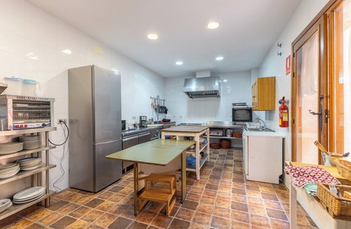 Villarrubia de Santiago House | Country House 'El Sueño De Lucrecia' with Private Garden, Wi-Fi and Air Conditioning