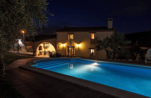 Avinyonet del Penedes Cottage | Country house between vineyards with a pool 20 minutes drive from the beach!