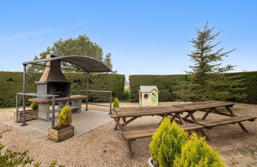 Cardona House | Country House 'Cal Miró Nou' with Mountain View, Wi-Fi and Air Conditioning