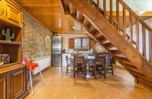 Capolat House | Country House 'Can Caubet Ll' with Mountain View, Shared Pool and Wi-Fi
