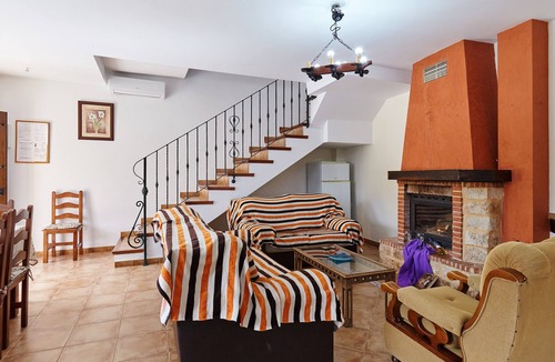 Arbuniel House | Country House 'Casa Calera' with Mountain View, Wi-Fi and Air Conditioning