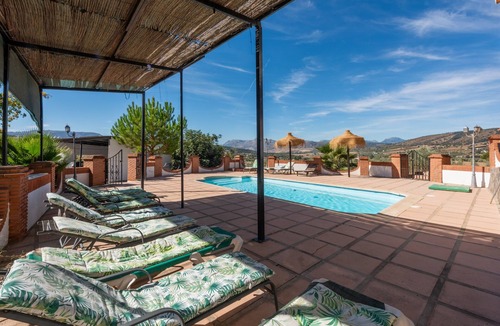 Arriate House | Country House 'Villa Minerva' with Mountain View, Wi-Fi and Air Conditioning