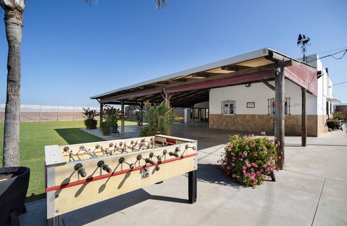 Chipiona House | Country House 'Villa Pastrana' with Private Terrace, Wi-Fi, and Air Conditioning