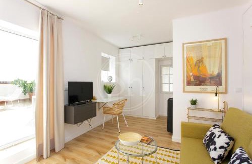 El Baix Guinardo Apartment | Cozy apartment with terrace & views Sagrada Familia