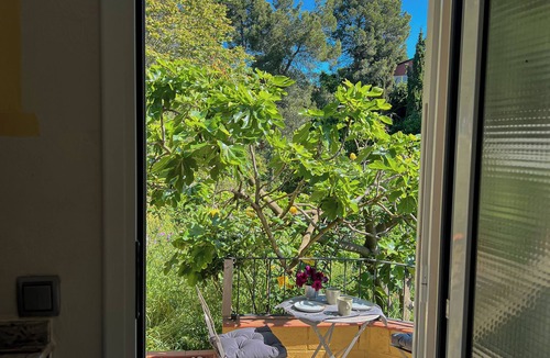 Vallirana Apartment | Cozy Flat surronded by Nature Just Outside Barcelona