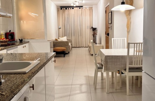 Sabadell Apartment | Cozy inner courtyard (city center)