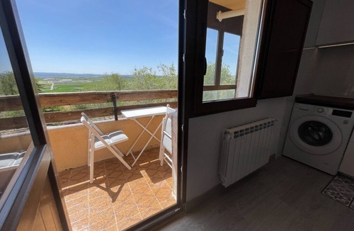 Cogolludo Condo | Cozy & lovely 2 bedroom apartment by the mountain