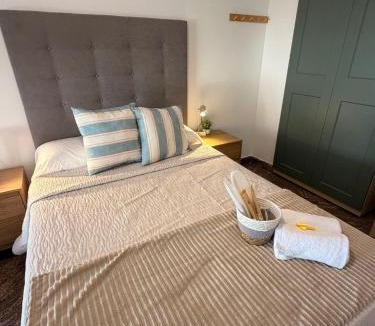 Benalua Apartment | Cozy room near Alicante Centre with wifi
